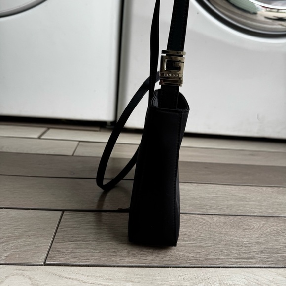 Guess Crossbody Bag Y2k | Excellent Condition - Picture 7 of 10